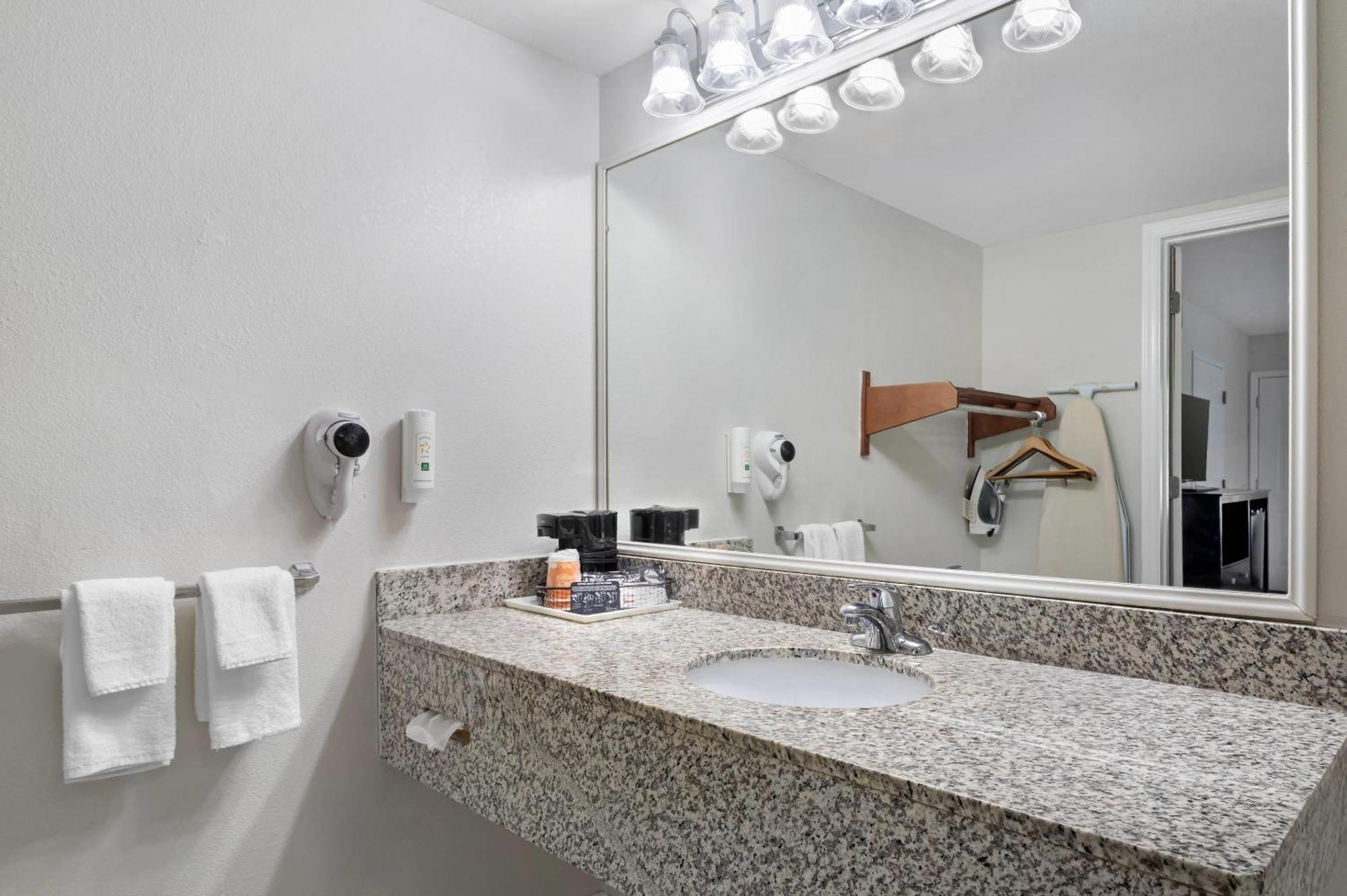 Quality Inn Andrews Bagian luar foto